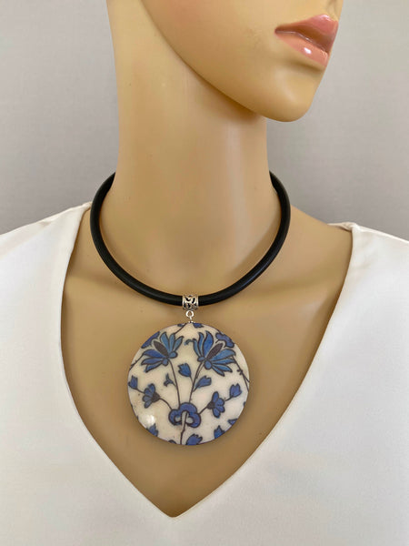 Pendant Necklace: Vine Design