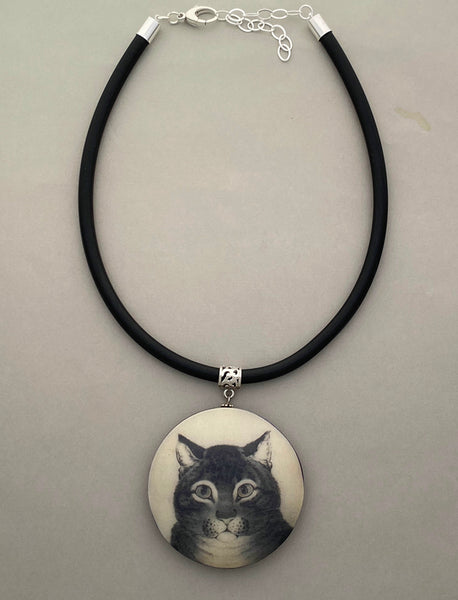 Pendant Necklace: Captivating Cat