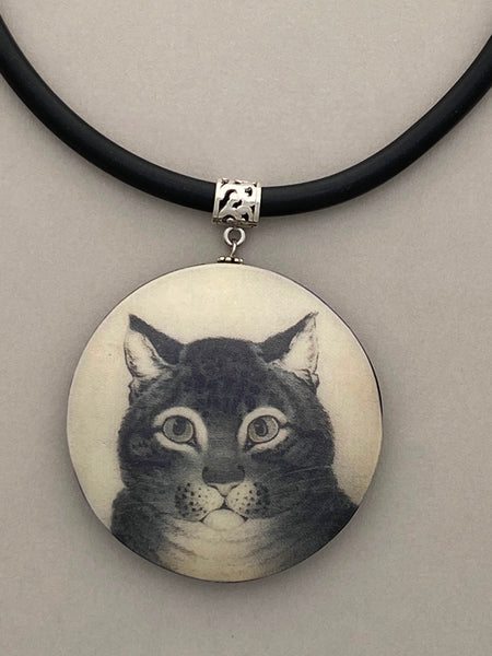 Pendant Necklace: Captivating Cat